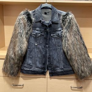 Jean jacket with fur sleeves